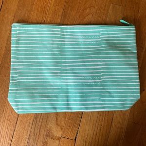 Thirty-one zipper pouch